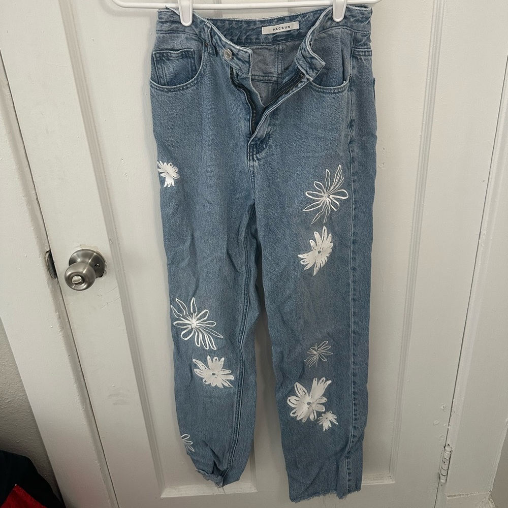PacSun flower boyfriend jeans
